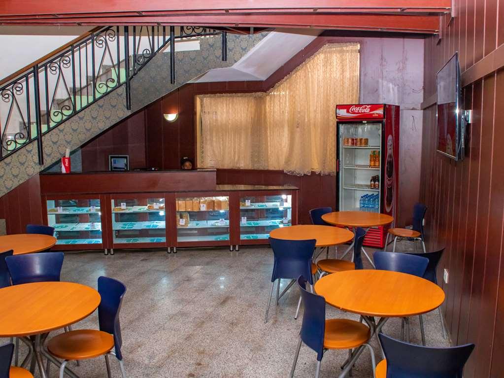 Denis Hotel Abuja Mobushipe Restoran fotoğraf
